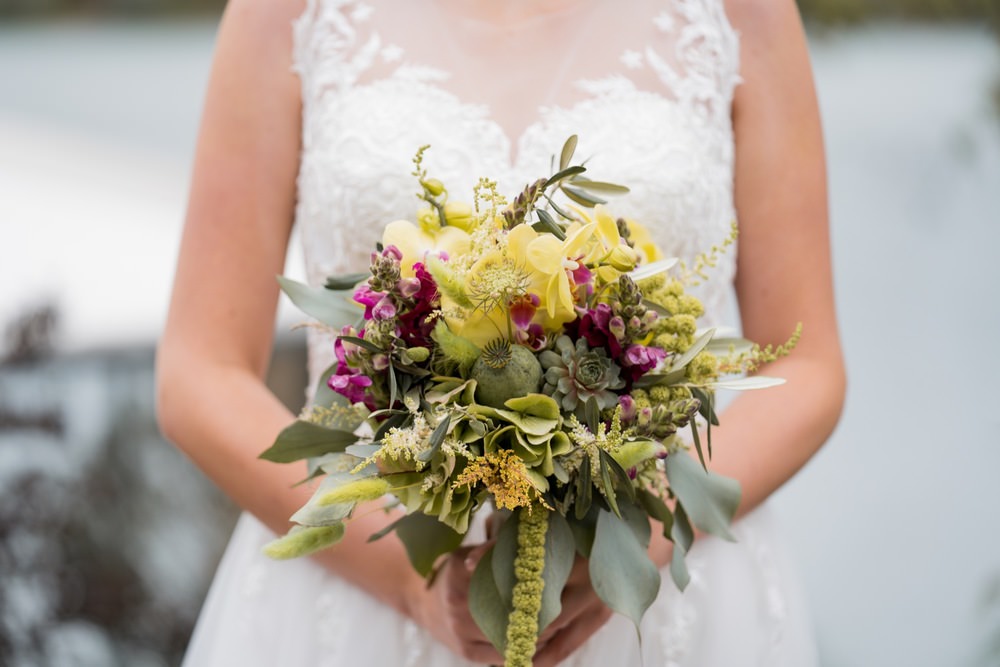 Braut-Brautstrauss gelb lila Hochzeit - Blumendekoration