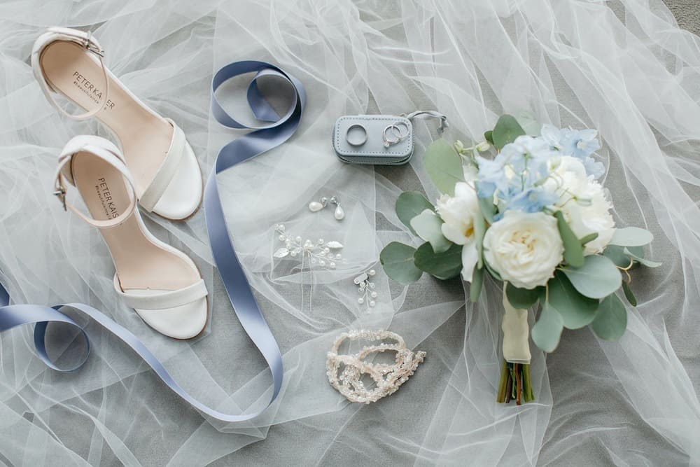 Hochzeitsplanung Hochzeit Urban Urbanehochzeit Details Accessoires Braut Kleidung Schuhe